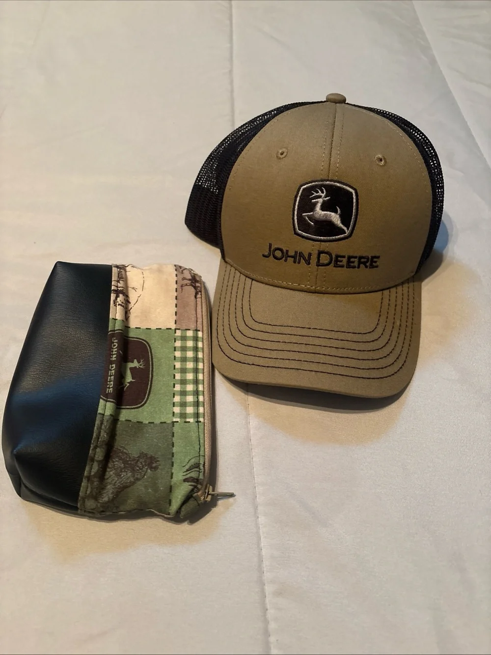 John Deere Khaki and Black Mesh Logo Cap / coin purse